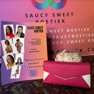 Bello Tutti pink and white clutch